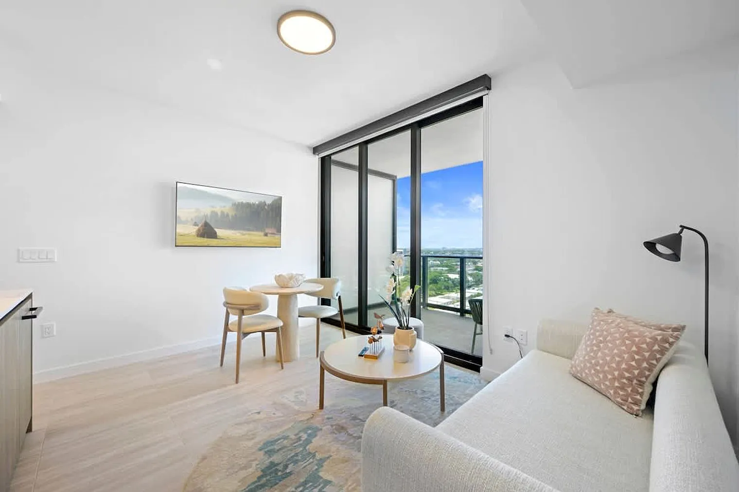 1 bed, 1.0 bath, 538 sqft, $2,971 — Photo 2