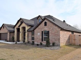 1110 Michelle Dr, Midlothian, TX 76065
