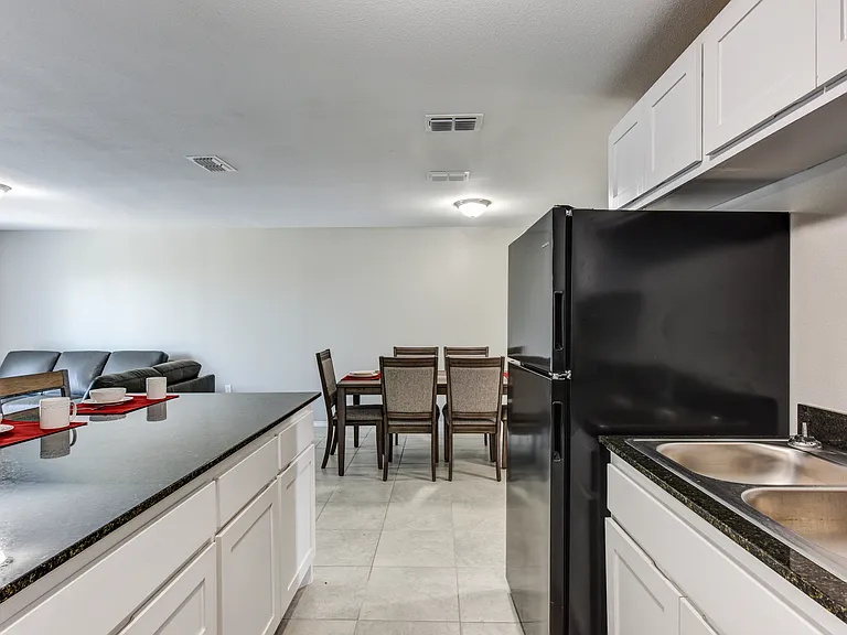 Bay Shore Apartments — Photo 29