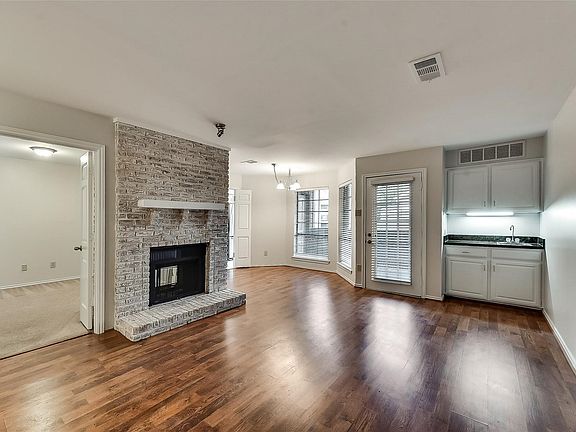 3rd image of 3434 Daniel Ave APT G