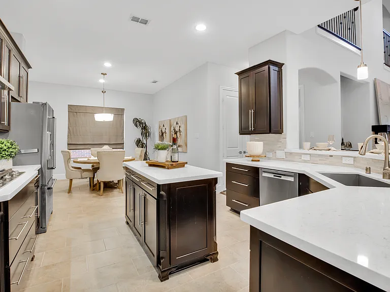 724 Orleans Dr — Photo 17