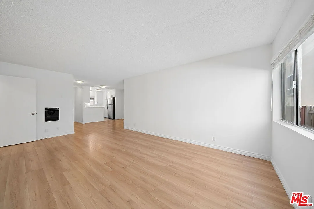 1 bed, 1.0 bath, 1000 sqft, $3,495 — Photo 2