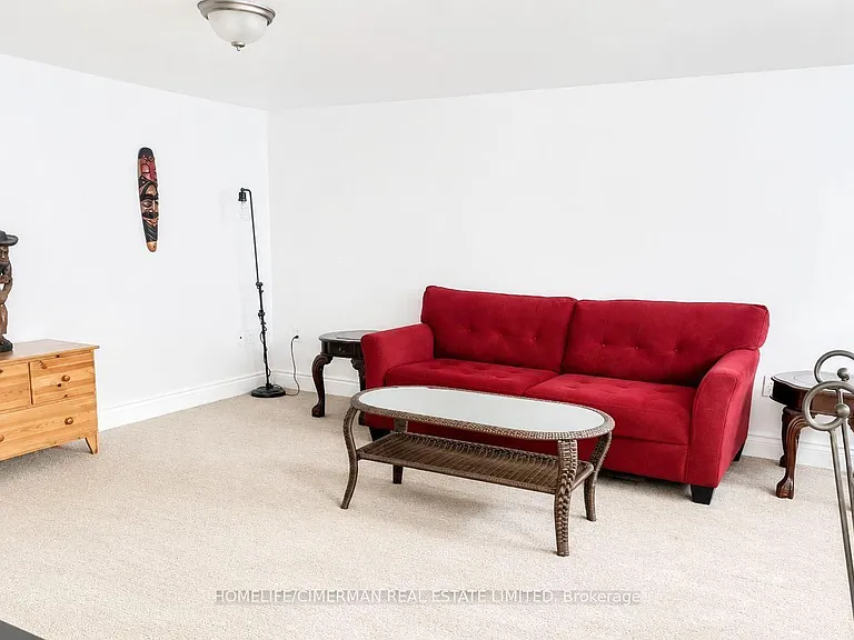 114 Connaught Ave #BASEMENT — Photo 4