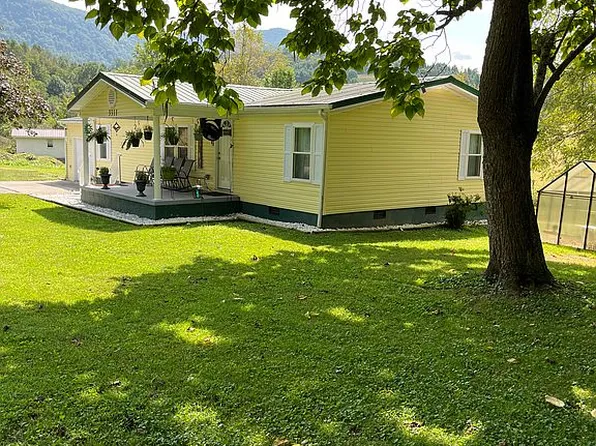 3311 Rebecca Rd, Big Stone Gap, VA 24219