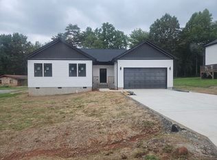 1130 Sunset St, Newton, NC 28658