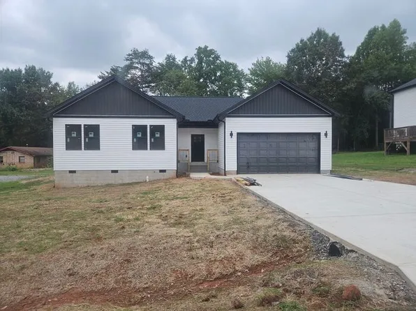 1130 Sunset St, Newton, NC 28658