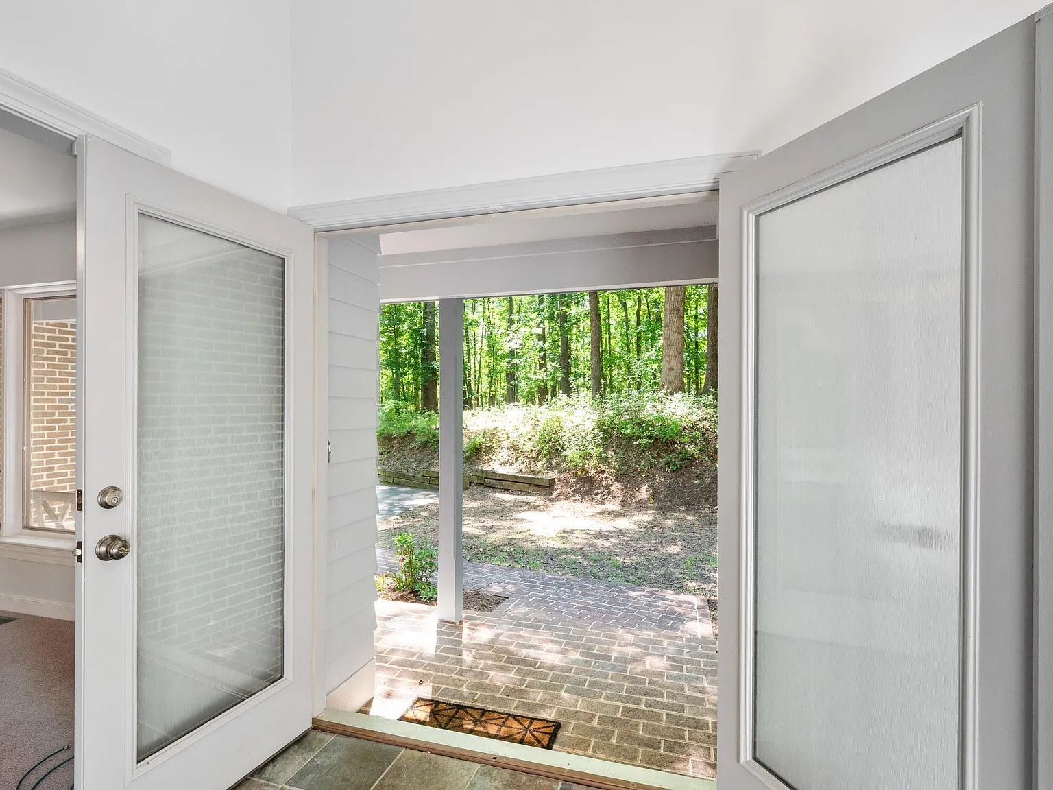 4 bed, 4.0 bath, 4266 sqft, $5,000 — Photo 4