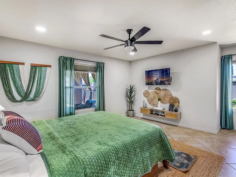 1800 Burgundy Dr — Photo 32