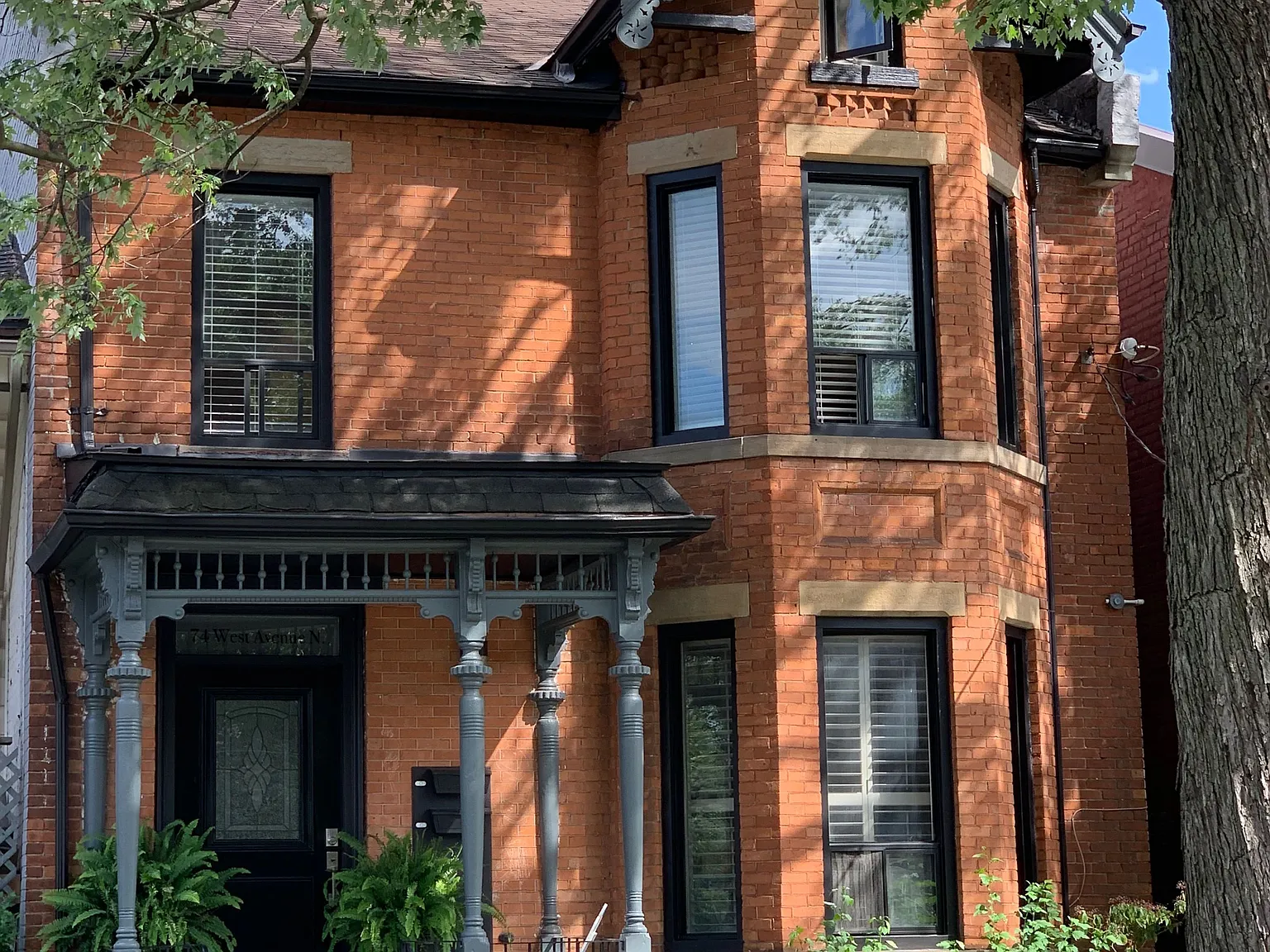1 bed, $2,000 — Photo 1