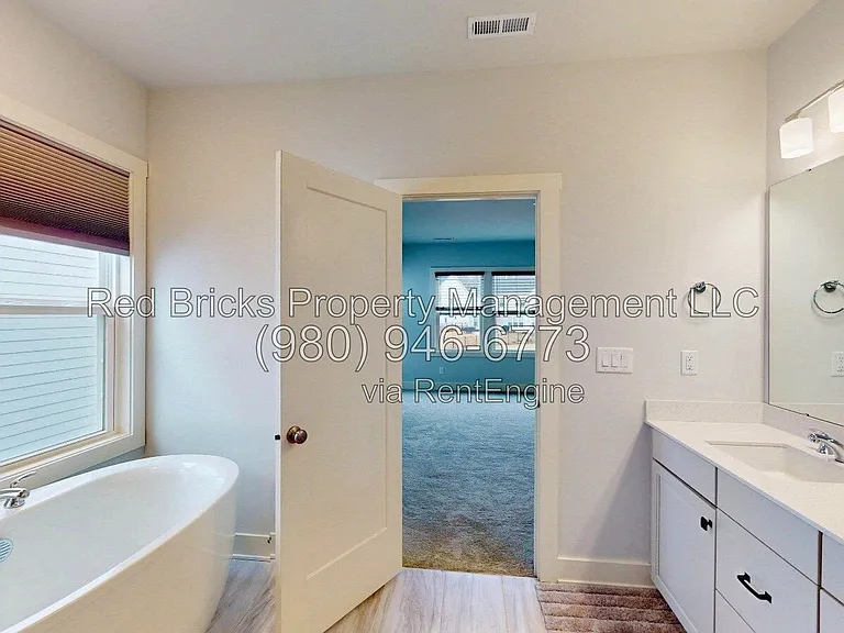 6129 Alsace Ln — Photo 24