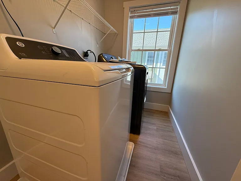 906 Nassau St — Photo 25