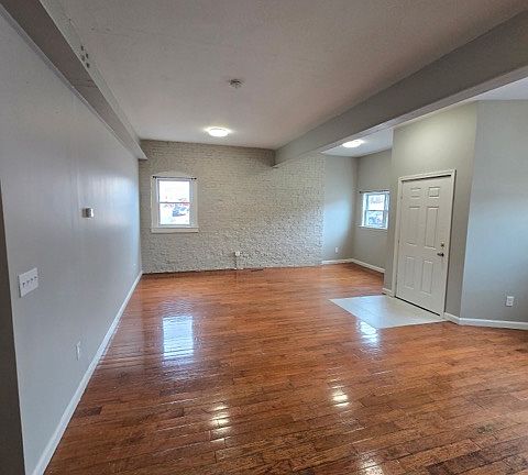 3rd image of 584 W Boylston St #1-R