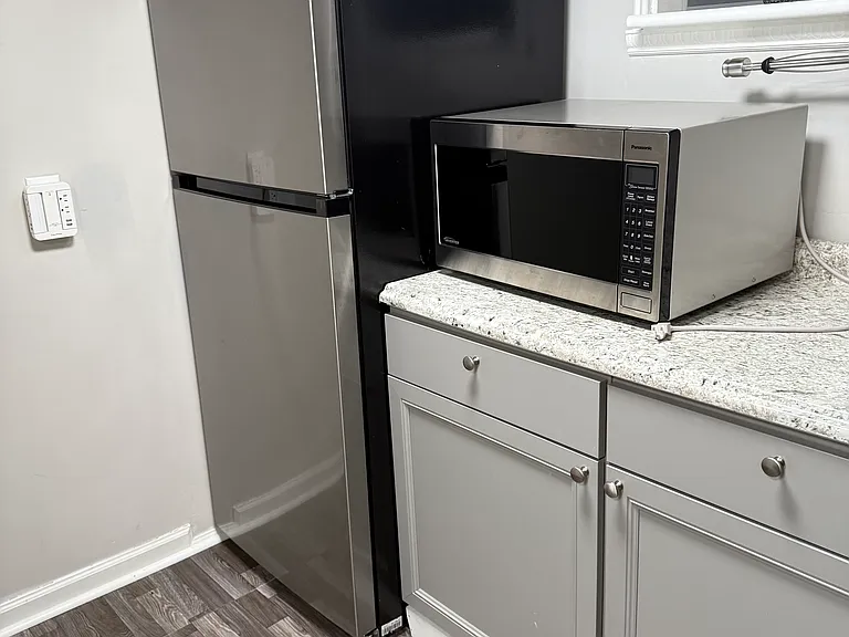 106 E Walnut St #1 — Photo 27