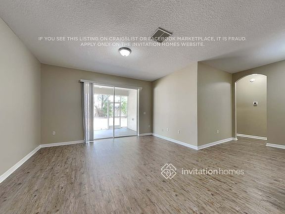 4th image of 498 Woodford Dr