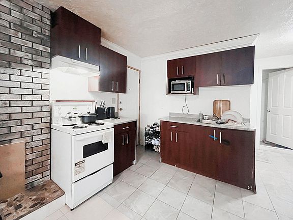 4th image of 9328 132nd St