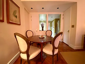 Rented by R New York