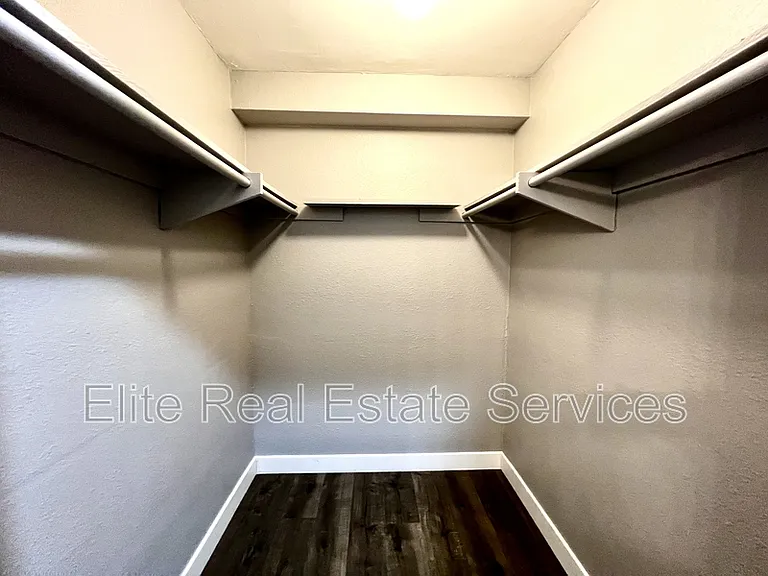 4424 47th St #1 — Photo 11