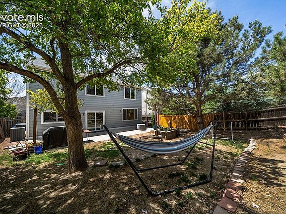 5th image of 7032 Bonnie Brae Ln