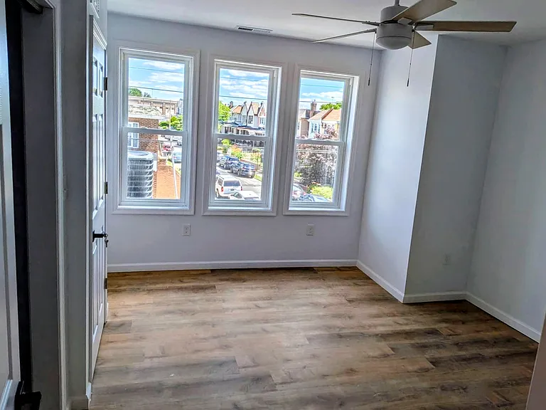 1028 W Olney Ave #2 — Photo 7