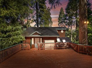 23694 Scenic Dr, Crestline, CA 92325