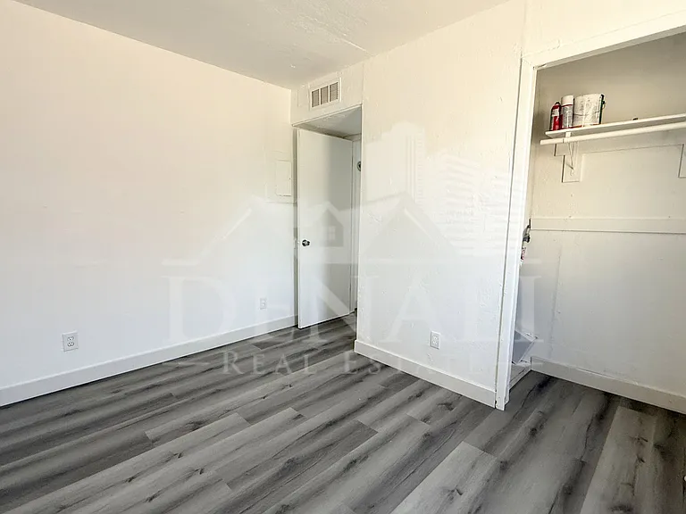 1709 W Sherman St #1 — Photo 9