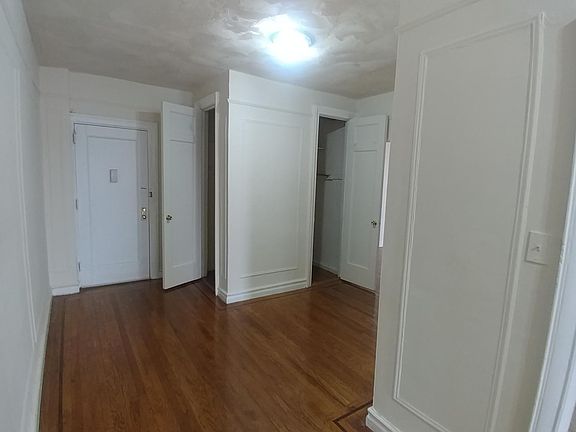 3rd image of 2165 Chatterton Ave APT 7D