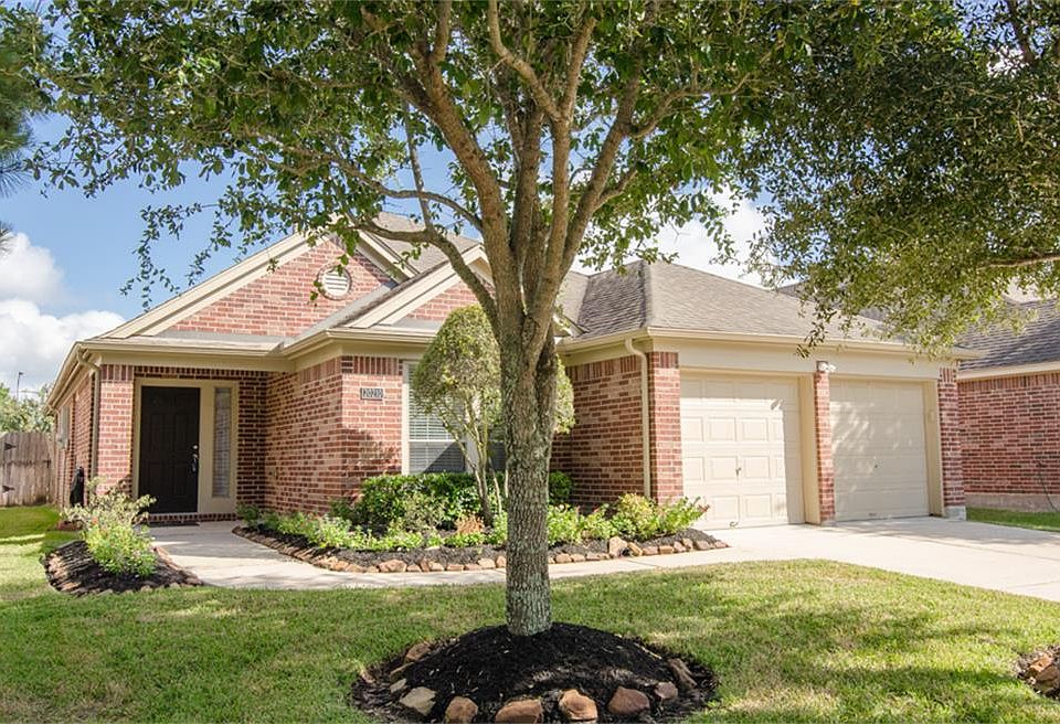 1st image of 20210 Emerald Cliff Ln