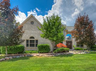 1781 Apple Ridge Ct, Rochester Hills, MI 48306