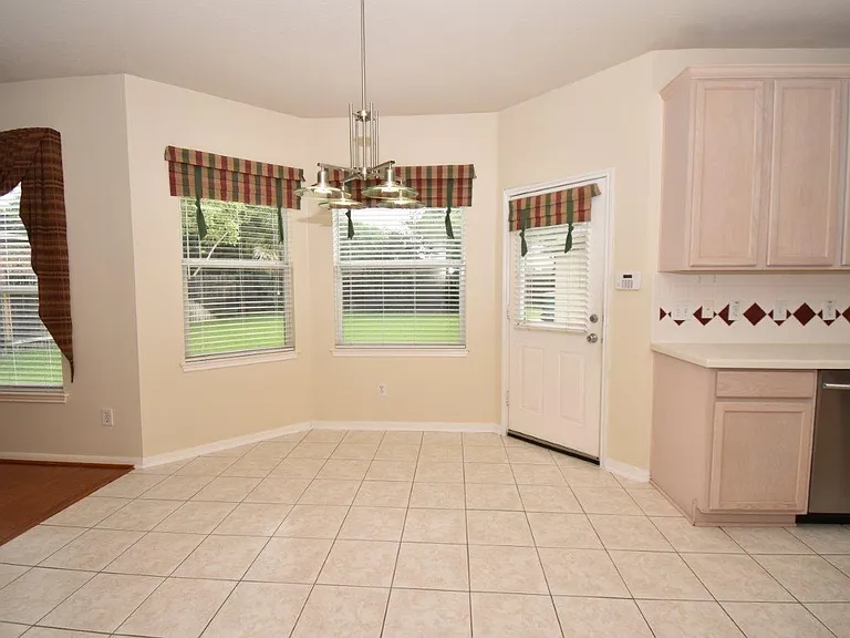 3810 Buckley Ln — Photo 7