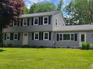 27 Sheerman Ln, Amherst, MA 01002