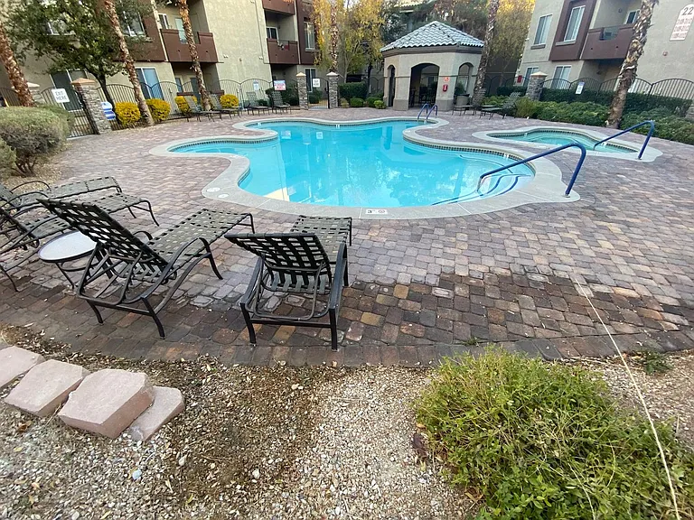 4400 S Jones Blvd #2052 — Photo 28