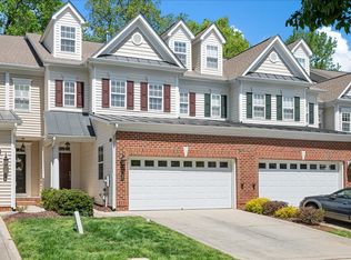 221 Towne Ridge Ln, Chapel Hill, NC 27516