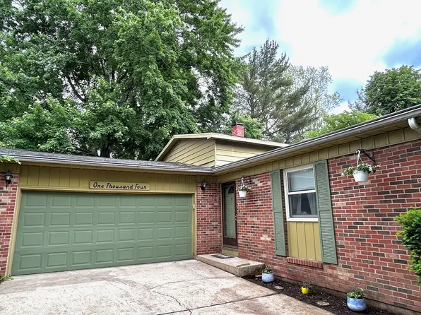 1004 Hollycrest Dr, Champaign, IL 61821