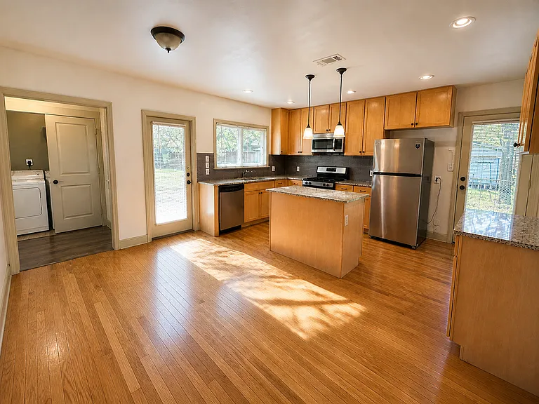4406 Bennett Ave #A — Photo 13