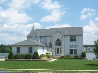 28 Scenic Point Cir, Sicklerville, NJ 08081