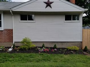 2 Katherine Dr, Plainview, NY 11803