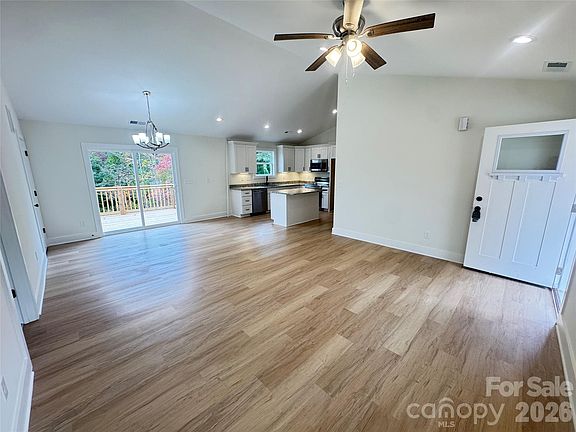 4th image of 1205 Summerhill St SW