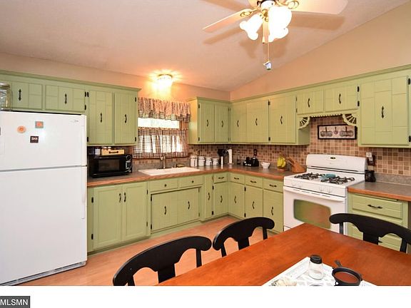 5th image of 15243 Urbank St NE