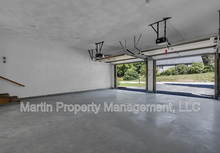 52 Rayburn Rd — Photo 23