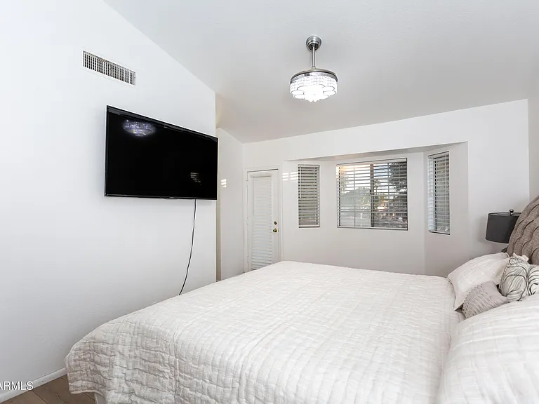 11015 W Laurelwood Ln — Photo 5