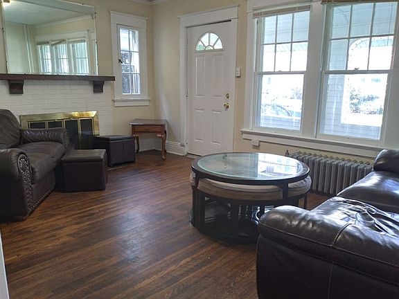 4th image of 104 Murray St #1