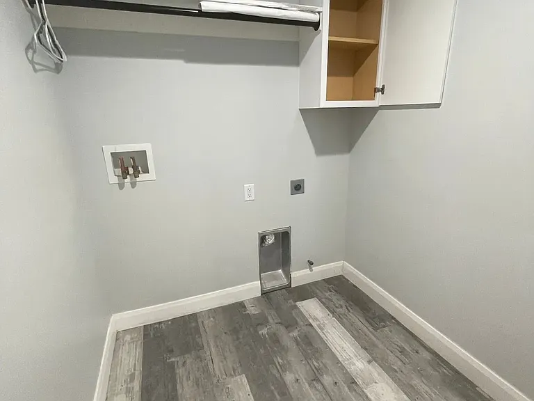 445 E 100 S — Photo 26