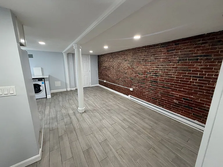 31 Chelsea St — Photo 5