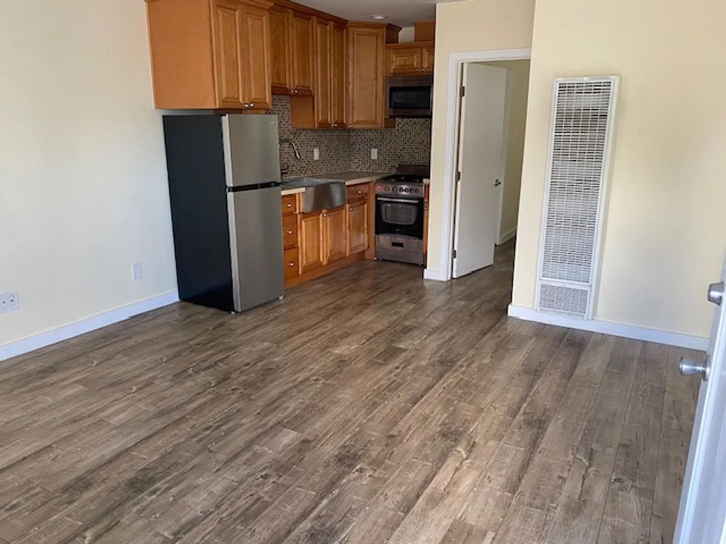 1 bed, 1.0 bath, 450 sqft, $1,650 — Photo 2