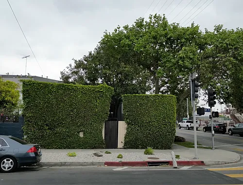 700 N Madison Ave Photo 1