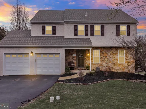 2381 Heather Ln, Pottstown, PA 19464