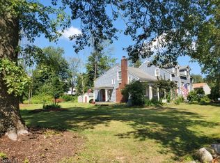 260 S Beverwyck Rd, Parsippany, NJ 07054