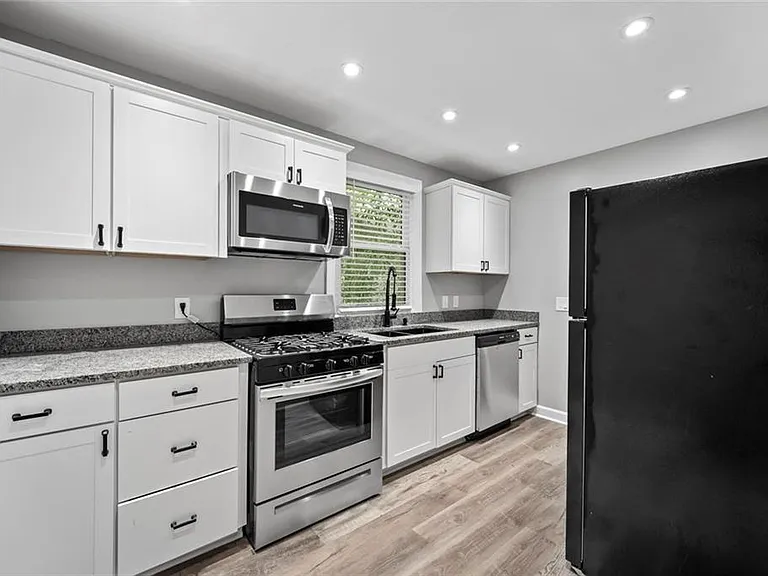 1126 Briarcliff Pl NE #2 — Photo 9