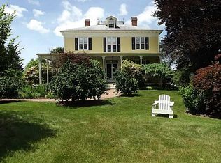 25 Cromwell Ave, Warwick, RI 02889