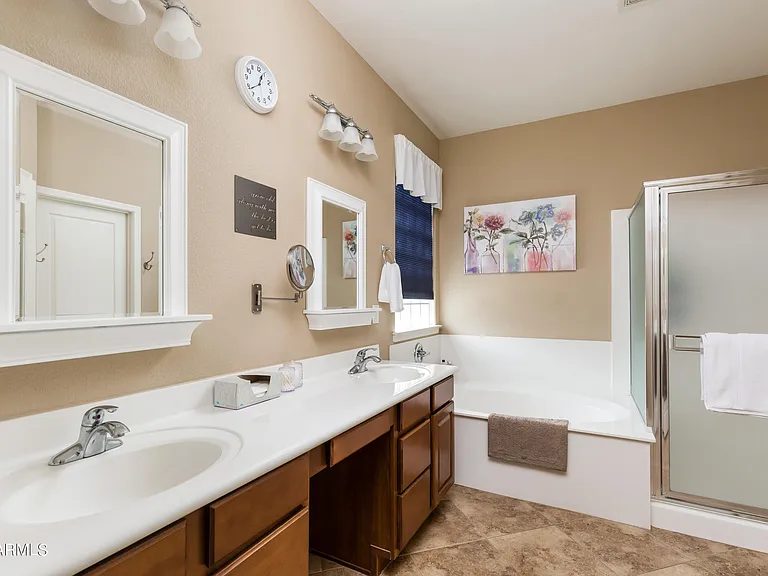 8408 W Midway Ave — Photo 44